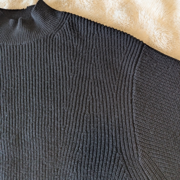 Banana Republic Charcoal Turtleneck Sweater - Picture 4 of 7